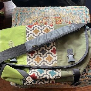 Pretty Timbuk2 messenger bag